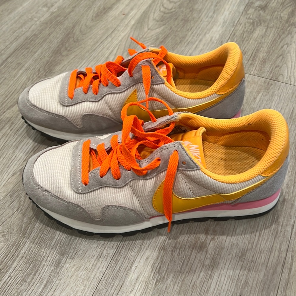Cream daybreak Nike sneakers